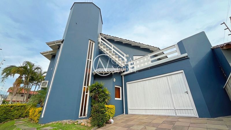 Casa à venda com 3 quartos, 285m², 1 suíte, 4 vagas, Rua Paulo Derly Strehl no bairro Espírito Santo em Porto Alegre