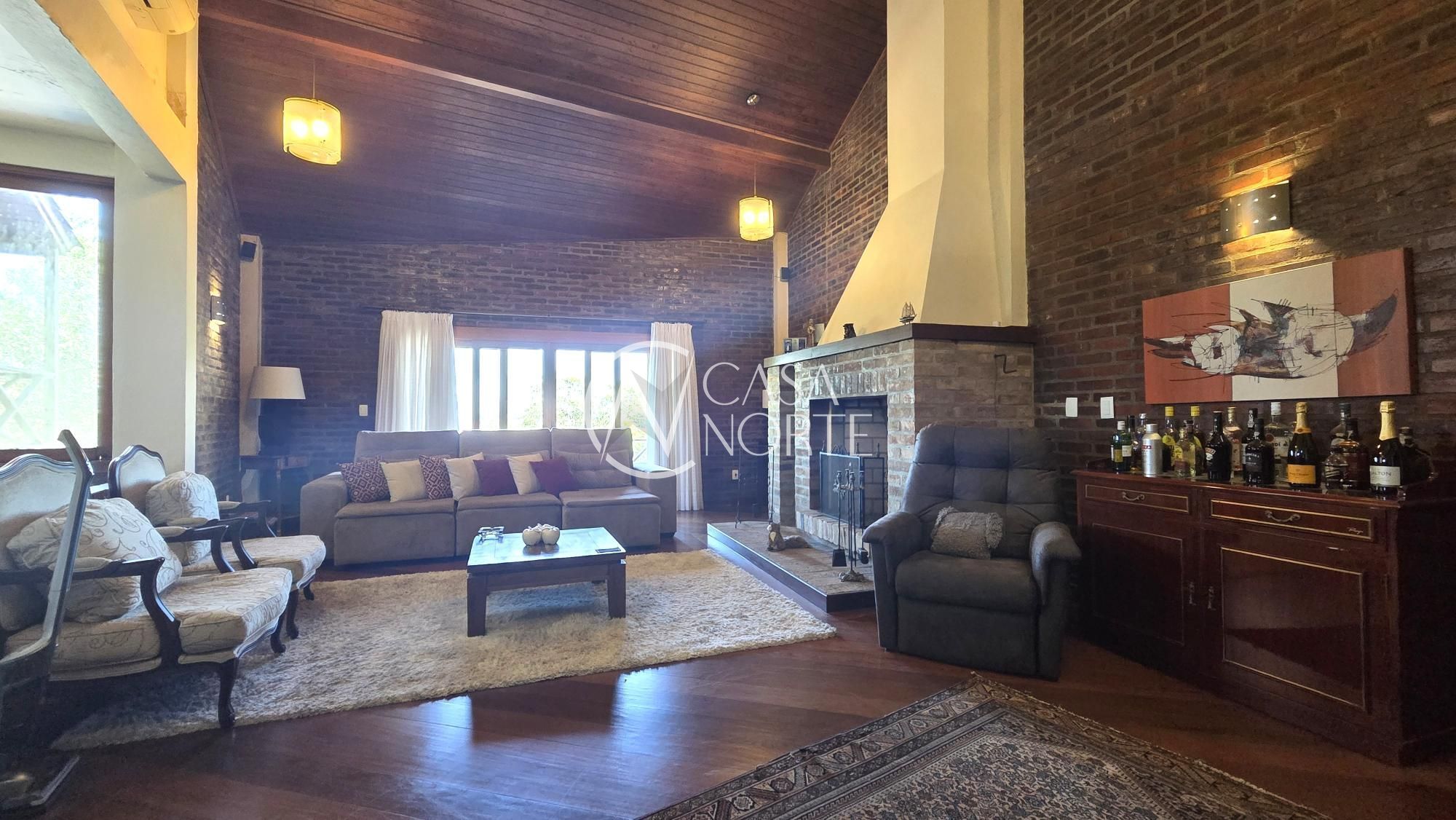 Casa à venda com 4 quartos, 499m², 2 suítes, 3 vagas, Rua Professor Padre Gomes no bairro Sétimo Céu em Porto Alegre