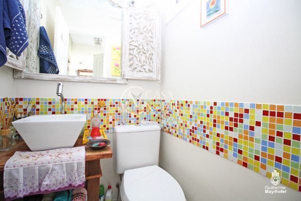 Casa à venda com 3 quartos, 219m², 1 suíte, 2 vagas, Rua Fortunato Della Casa no bairro Espírito Santo em Porto Alegre