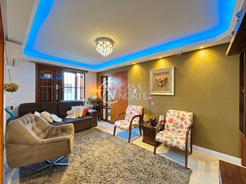 Casa à venda com 4 quartos, 120m², 2 vagas, Rua Aracy de Azevedo José no bairro Santa Tereza em Porto Alegre