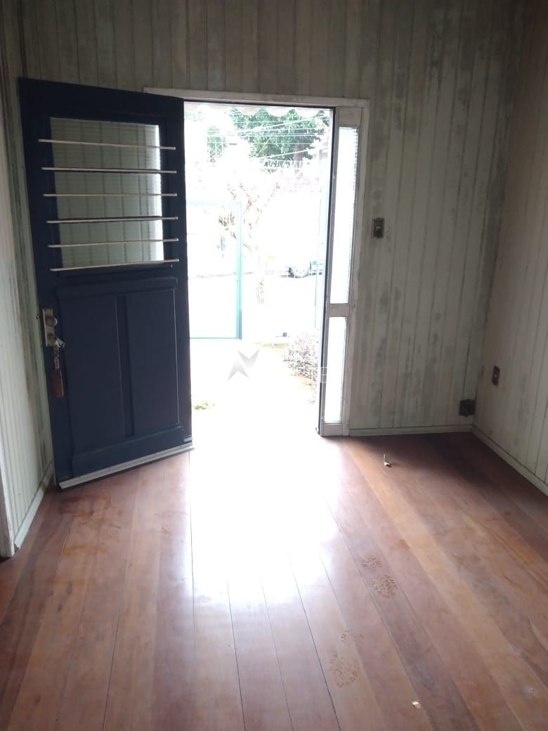 Casa à venda com 3 quartos, 200m², 3 vagas, Rua Salvio Soares no bairro Nonoai em Porto Alegre