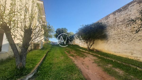 Casa à venda com 3 quartos, 300m², 1 suíte, 6 vagas, Rua José Alves de Castro no bairro Vila Nova em Porto Alegre