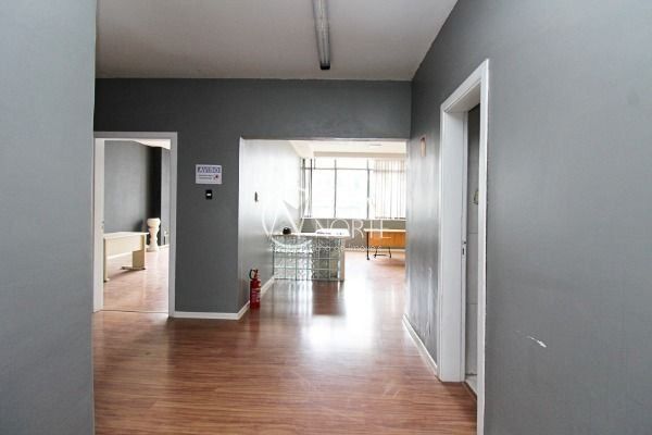 Sala Comercial à venda , 114m², Rua Siqueira Campos no bairro Centro Histórico em Porto Alegre