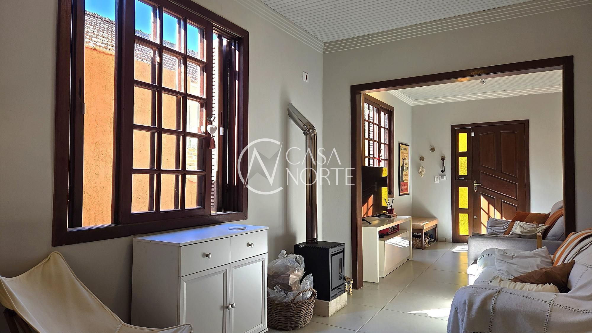 Casa à venda com 3 quartos, 166m², 2 suítes, 2 vagas, Rua Atlântida no bairro Ipanema em Porto Alegre