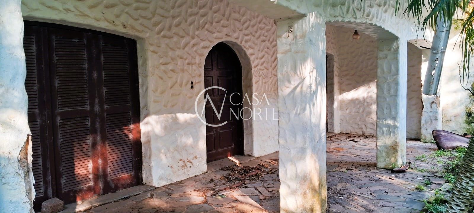 Casa à venda com 3 quartos, 300m², 1 suíte, 6 vagas, Rua Moyses Golubcik no bairro Chapéu do Sol em Porto Alegre