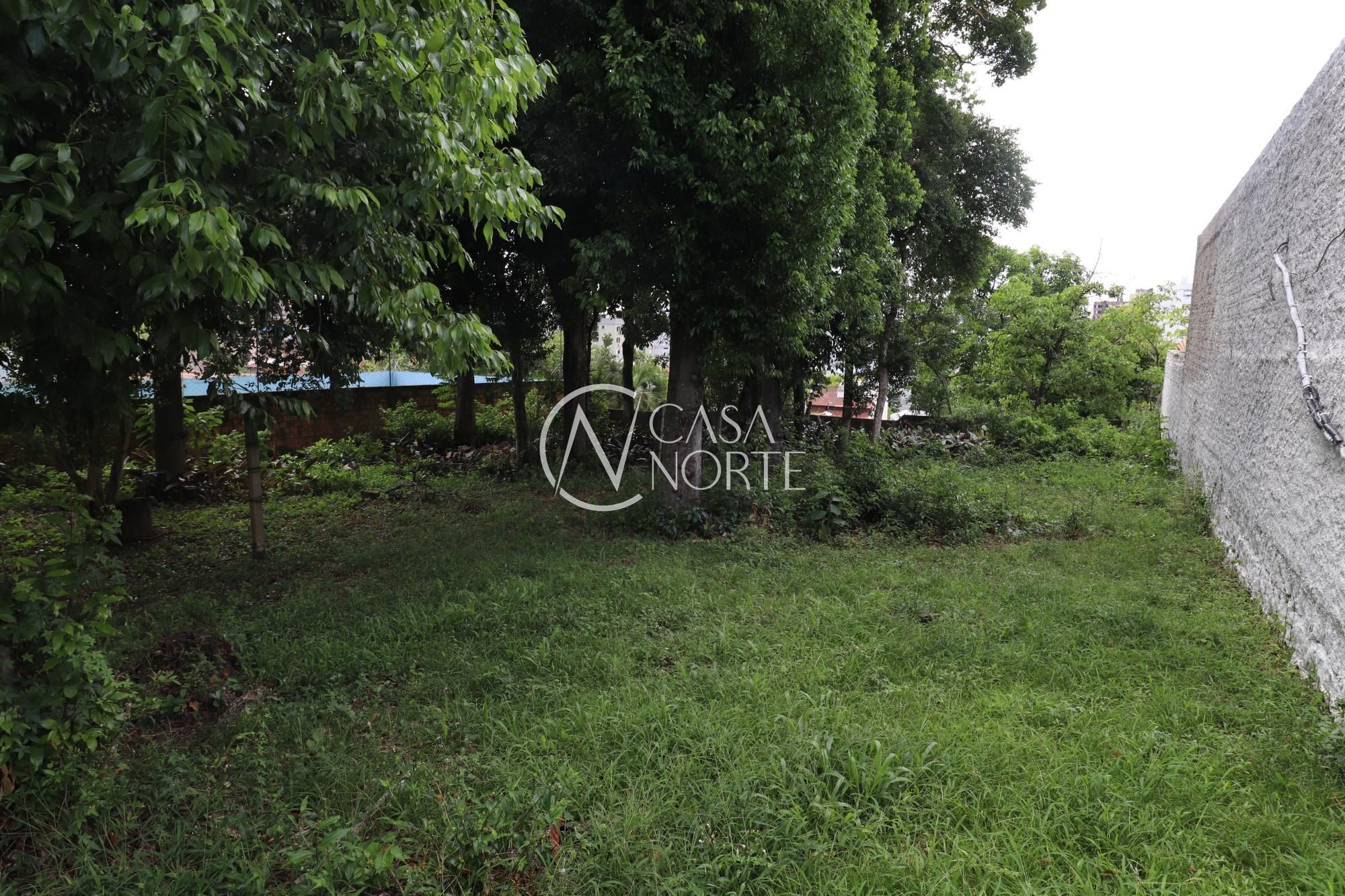 Terreno à venda  com 646m², Rua Landel de Moura no bairro Tristeza em Porto Alegre