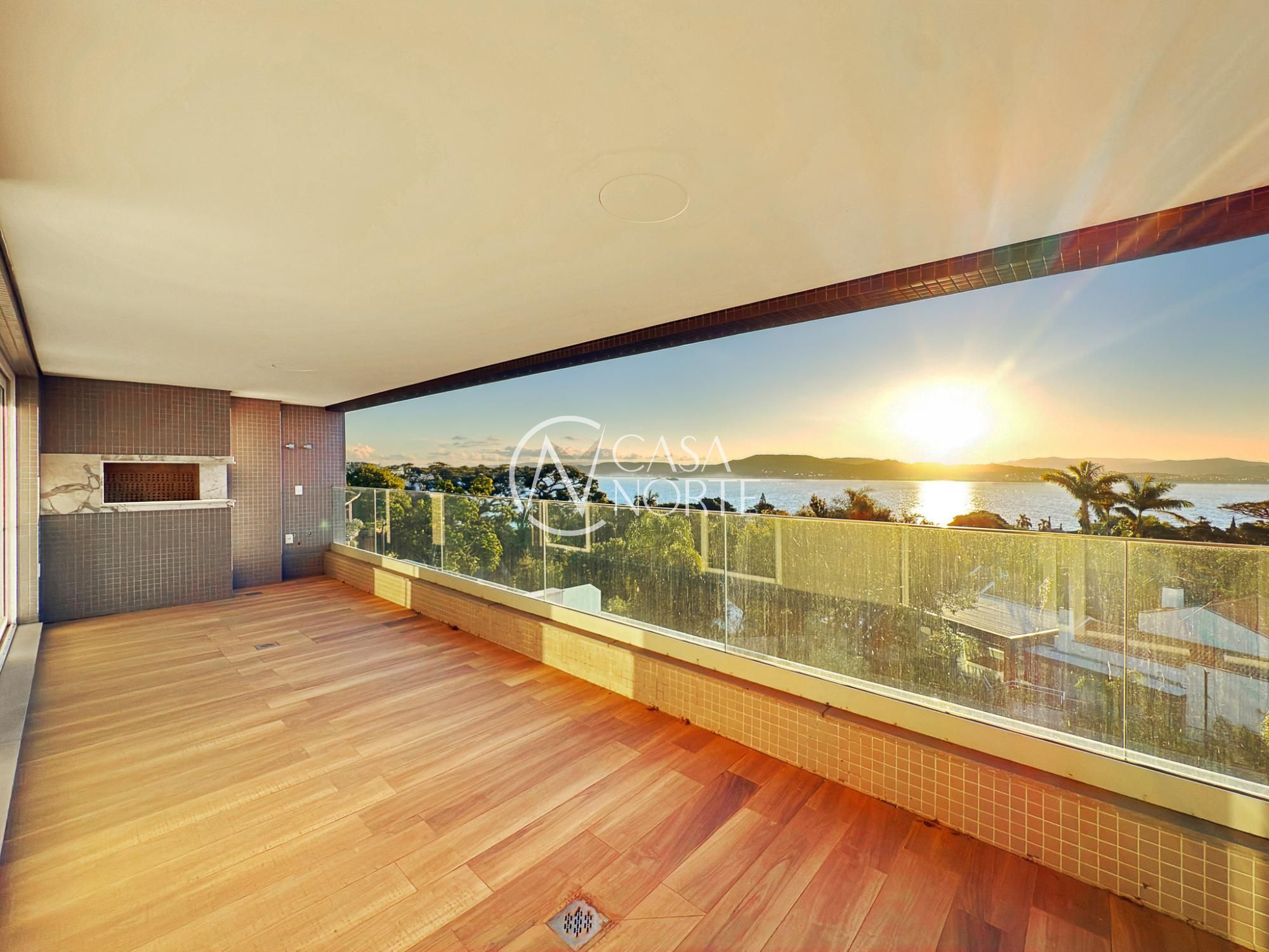 Apartamento à venda com 3 quartos, 193m², 3 suítes, 4 vagas, Rua Padre João Batista Reus no bairro Vila Conceição em Porto Alegre