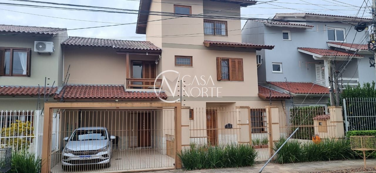 Sobrado à venda com 3 quartos, 180m², 1 suíte, 2 vagas, Rua Luiz Delfino no bairro Espírito Santo em Porto Alegre