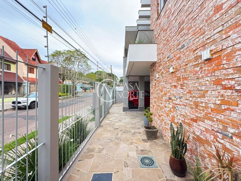 Casa à venda com 4 quartos, 206m², 2 suítes, 2 vagas, Rua Victor Silva no bairro Tristeza em Porto Alegre