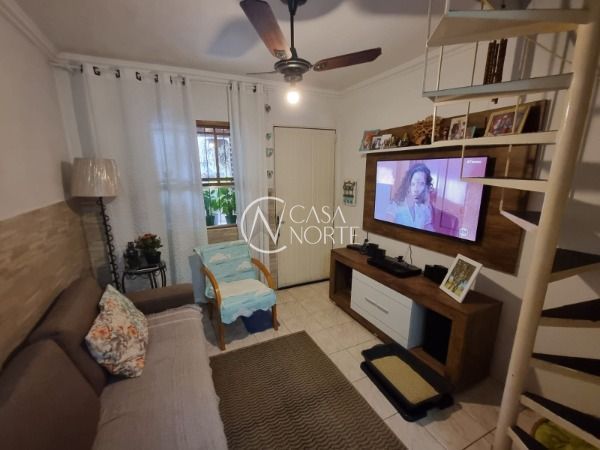 Casa de Condomínio à venda com 2 quartos, 50m², 1 vaga, Avenida Vicente Monteggia no bairro Cavalhada em Porto Alegre