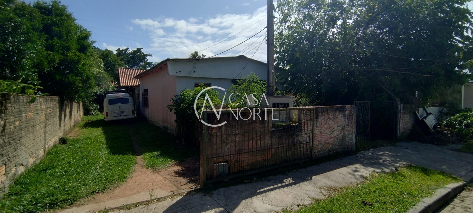 Casa à venda com 4 quartos, 150m², 3 vagas, Rua Sérgio Martini da Silva no bairro Belém Novo em Porto Alegre