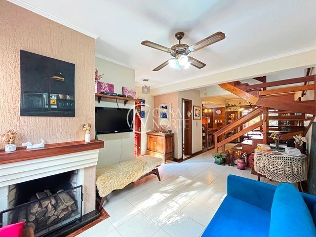 Casa de Condomínio à venda com 4 quartos, 177m², 1 suíte, 2 vagas, Rua Conselheiro Xavier da Costa no bairro Ipanema em Porto Alegre