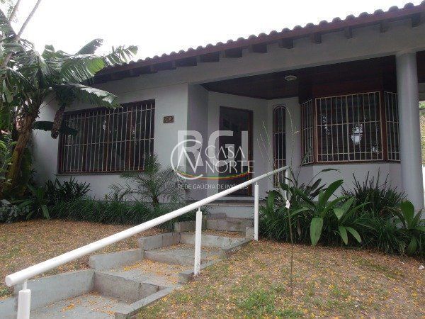 Casa à venda com 3 quartos, 340m², 2 suítes, 6 vagas, João Mendes Ouriques no bairro Jardim Isabel em Porto Alegre