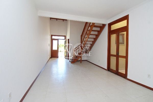 Casa à venda com 3 quartos, 103m², 1 suíte, 2 vagas, Rua Amoni no bairro Hípica em Porto Alegre