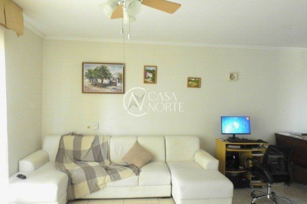 Casa à venda com 3 quartos, 210m², 1 suíte, 6 vagas, Rua Professor Antônio José Remiao no bairro Espírito Santo em Porto Alegre