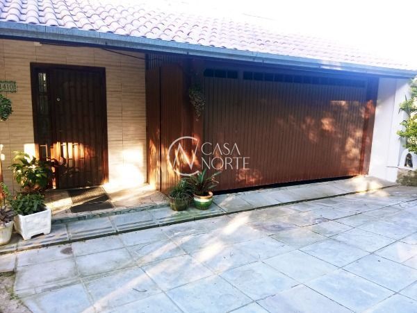 Casa à venda com 4 quartos, 111m², 2 suítes, 3 vagas, Avenida Heitor Vieira no bairro Belém Novo em Porto Alegre