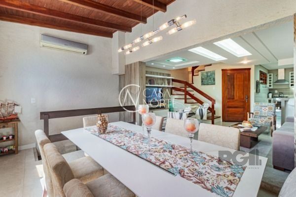 Casa de Condomínio à venda com 3 quartos, 175m², 1 suíte, 2 vagas, Avenida Wenceslau Escobar no bairro Vila Conceição em Porto Alegre