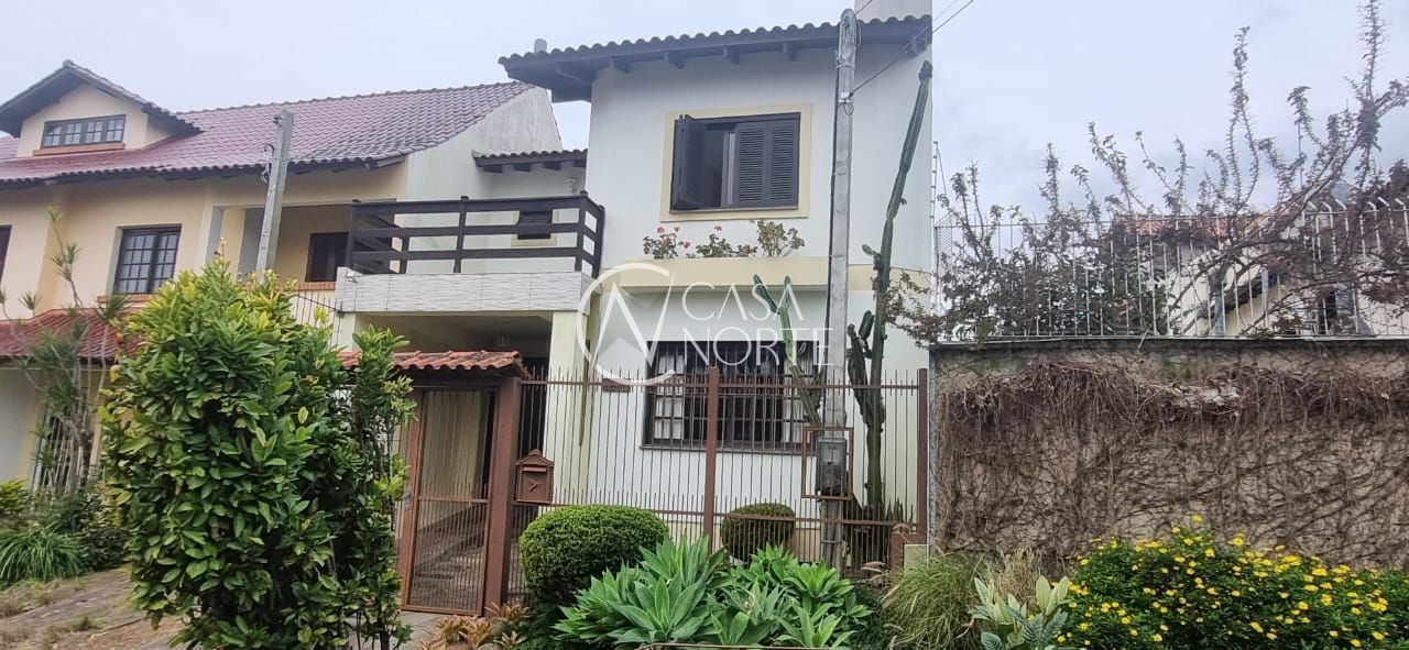Sobrado à venda com 3 quartos, 137m², 1 suíte, 3 vagas, Rua Kyve T. Knijnik no bairro Espírito Santo em Porto Alegre