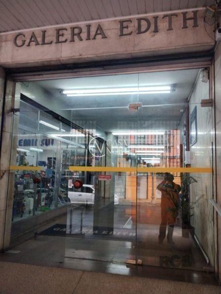 Sala Comercial à venda , 82m², Rua General Andrade Neves no bairro Centro Histórico em Porto Alegre