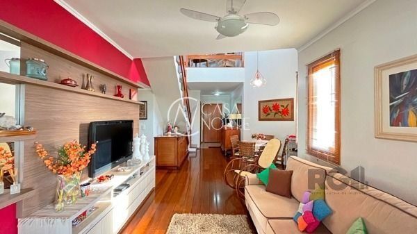 Cobertura à venda com 3 quartos, 233m², 1 suíte, 2 vagas, Rua Doutor Mário Totta no bairro Tristeza em Porto Alegre