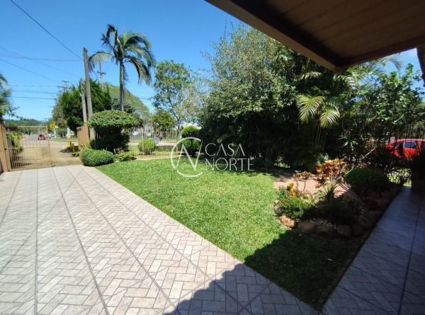 Casa à venda com 2 quartos, 140m², 4 vagas, Estrada Cristiano Kraemer no bairro Vila Nova em Porto Alegre