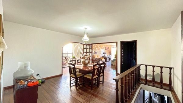 Casa à venda com 4 quartos, 536m², 1 suíte, 5 vagas, Rua General Rondon no bairro Tristeza em Porto Alegre