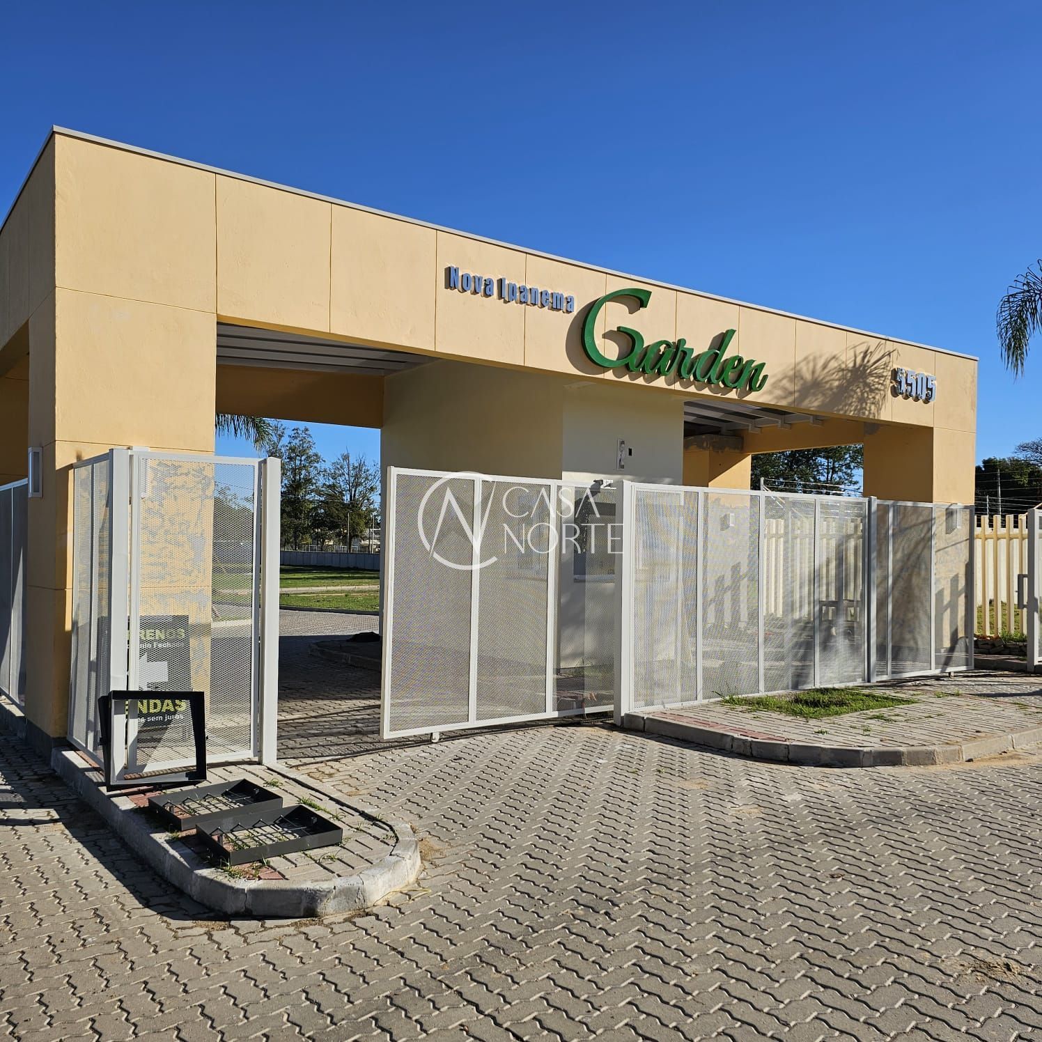 Casa de Condomínio à venda com 3 quartos, 108m², 1 suíte, 2 vagas, Avenida Juca Batista no bairro Hípica em Porto Alegre