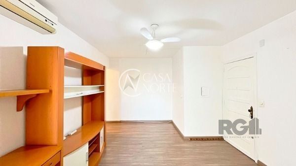 Apartamento à venda com 2 quartos, 59m², 1 vaga, Rua Coronel Massot no bairro Cristal em Porto Alegre