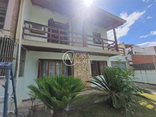 Sobrado à venda com 4 quartos, 262m², 1 suíte, 4 vagas, Rua Túnel Verde no bairro Ponta Grossa em Porto Alegre