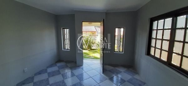 Sobrado à venda com 3 quartos, 246m², 1 suíte, 2 vagas, Rua Angelo Passuelo no bairro Vila Nova em Porto Alegre