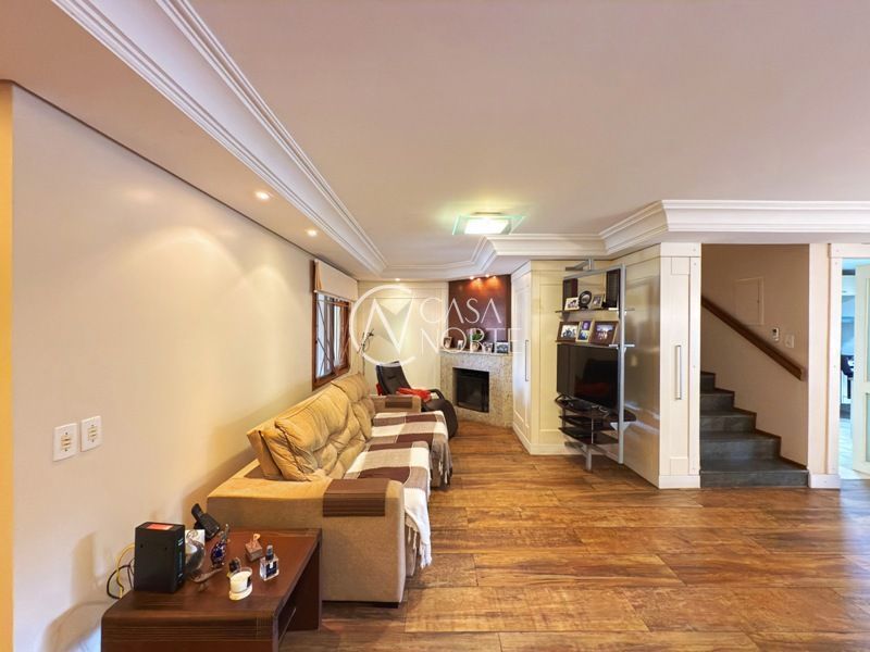 Casa de Condomínio à venda com 3 quartos, 340m², 1 suíte, 2 vagas, Travessa Pedra Redonda no bairro Jardim Isabel em Porto Alegre