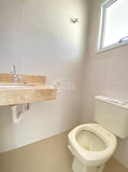 Casa à venda com 3 quartos, 125m², 1 suíte, 1 vaga, Rua Doutor Claudio Walter Ferreira da Silva no bairro Guarujá em Porto Alegre