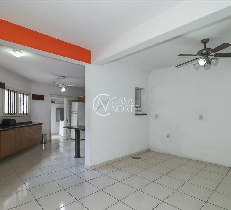 Casa de Condomínio à venda com 4 quartos, 200m², 1 suíte, 5 vagas, Avenida Ecoville no bairro Sarandi em Porto Alegre