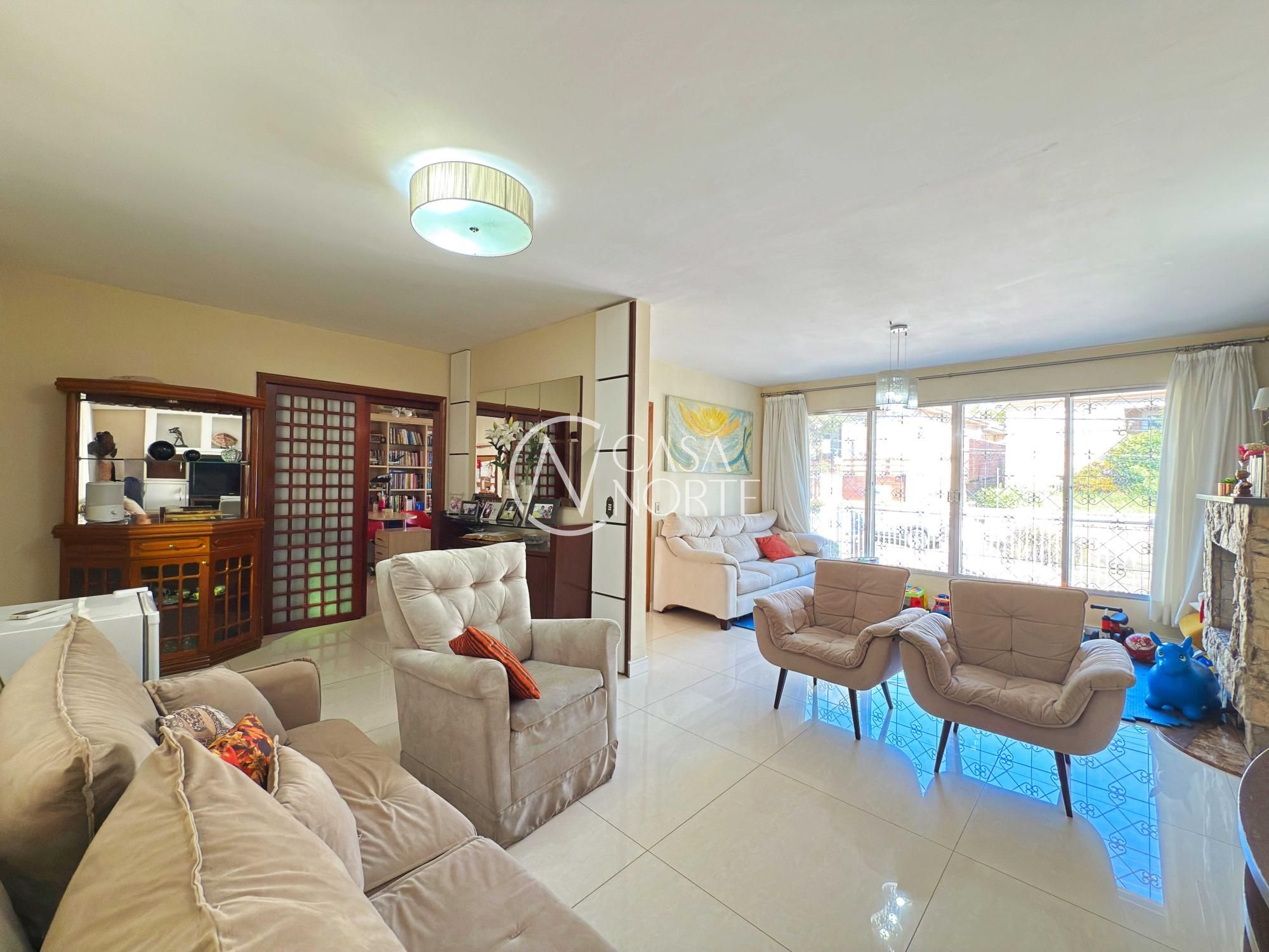 Casa à venda com 3 quartos, 250m², 1 suíte, 4 vagas, Rua Almirante Câmara no bairro Tristeza em Porto Alegre