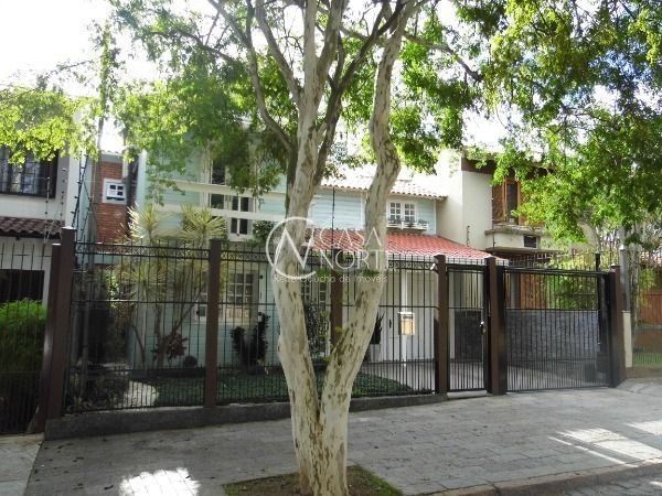Sobrado à venda com 3 quartos, 208m², 1 suíte, 4 vagas, Rua Gregorio da Fonseca no bairro Nonoai em Porto Alegre