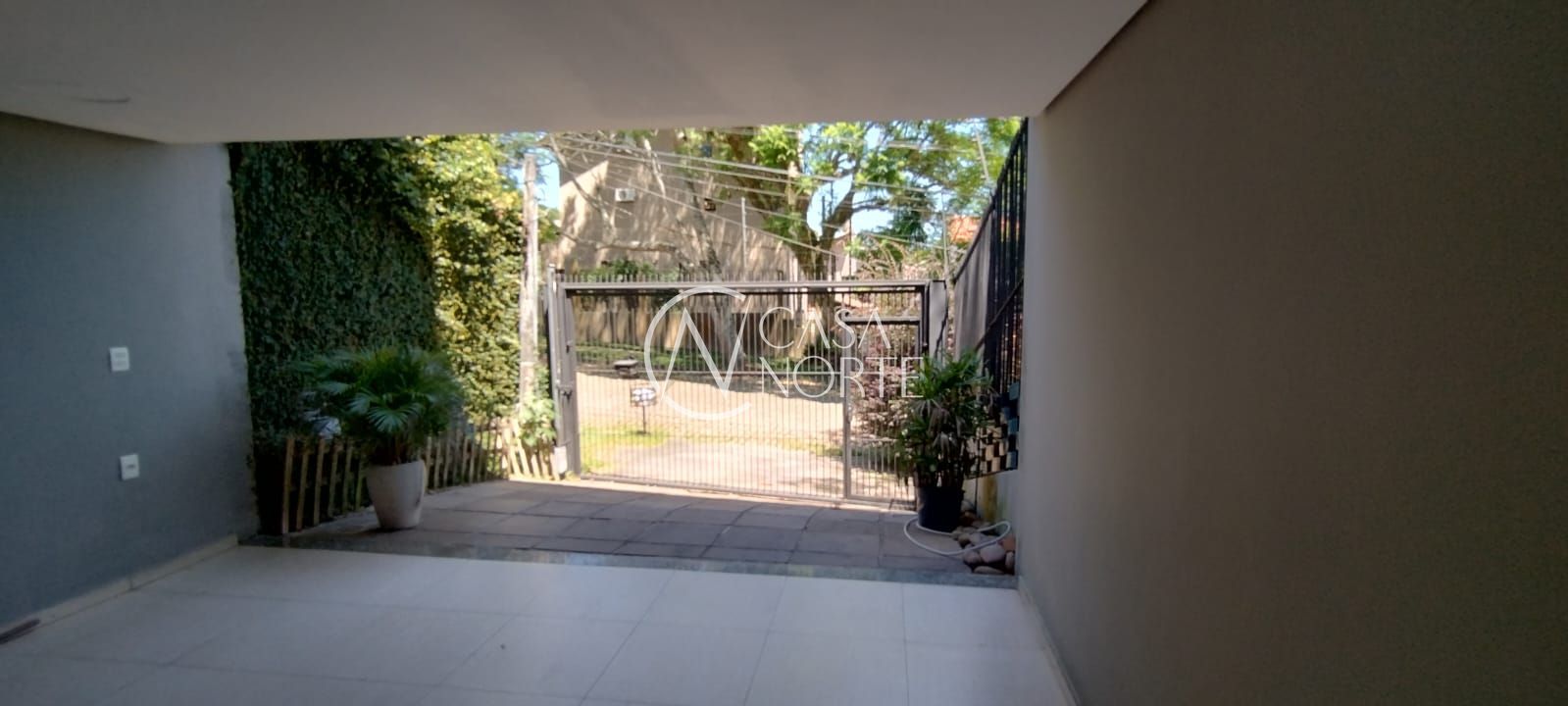 Casa à venda com 3 quartos, 127m², 1 suíte, 2 vagas, Rua Armando Czamanski no bairro Ipanema em Porto Alegre