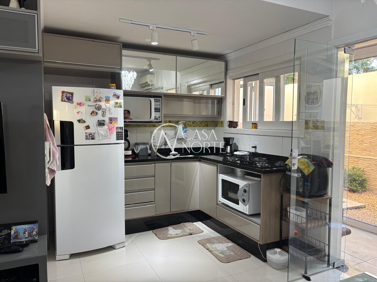 Casa de Condomínio à venda com 3 quartos, 131m², 1 suíte, 2 vagas, Avenida Otto Niemeyer no bairro Cavalhada em Porto Alegre