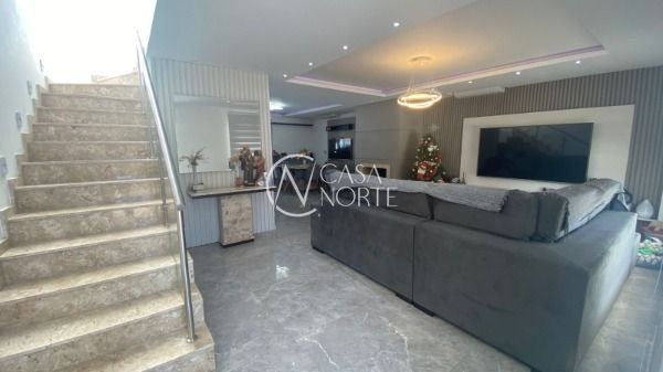 Casa de Condomínio à venda com 3 quartos, 203m², 1 suíte, 2 vagas, Rua Monsenhor Augusto Dalvit no bairro Aberta dos Morros em Porto Alegre