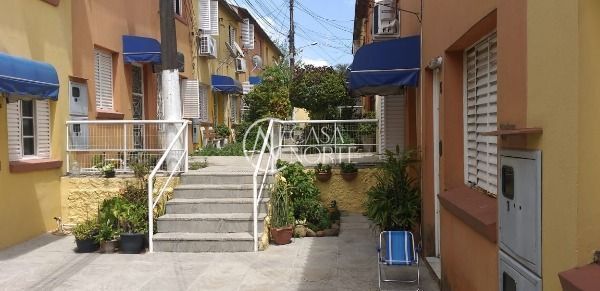 Casa de Condomínio à venda com 2 quartos, 73m², Rua Joaquim Cruz no bairro Santo Antônio em Porto Alegre