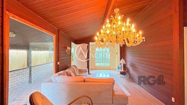 Casa à venda com 3 quartos, 187m², 1 suíte, 2 vagas, Rua Décio Pelegrini no bairro Ipanema em Porto Alegre