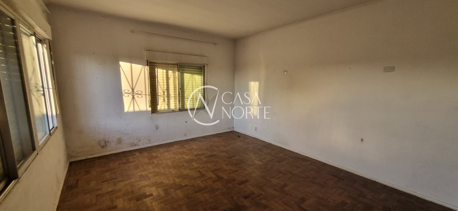 Terreno à venda  com 1m², Avenida Professor Oscar Pereira no bairro Glória em Porto Alegre