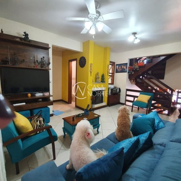 Casa à venda com 3 quartos, 185m², 1 suíte, 2 vagas, Olecio Cavedini no bairro Ipanema em Porto Alegre