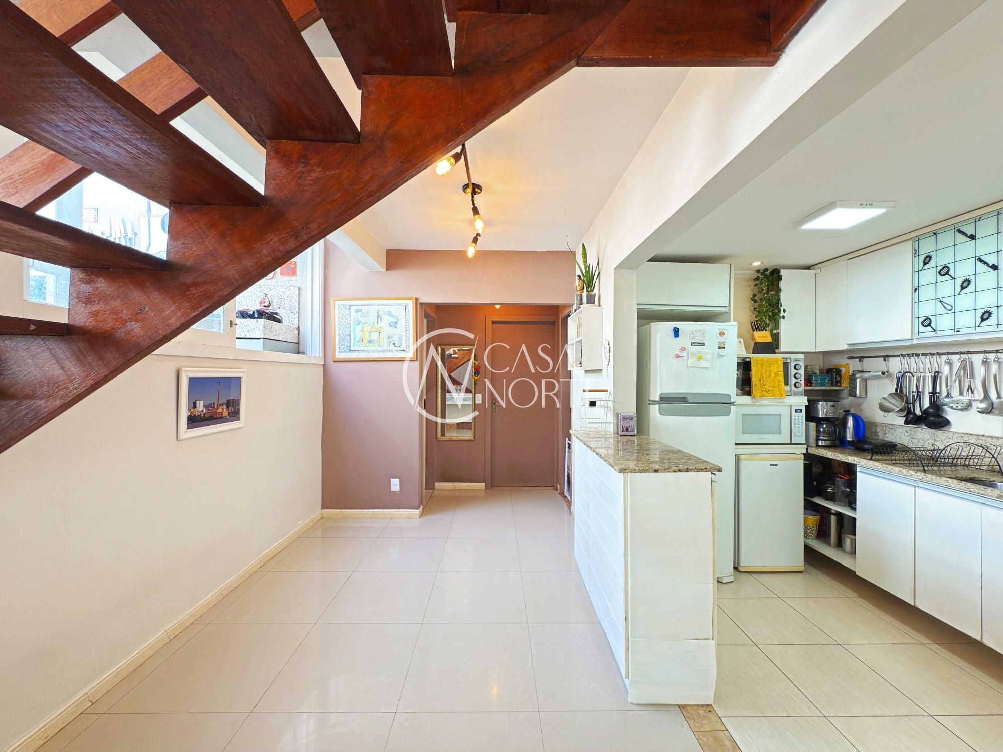 Triplex à venda com 4 quartos, 125m², 1 suíte, 2 vagas, Avenida Coronel Marcos no bairro Pedra Redonda em Porto Alegre