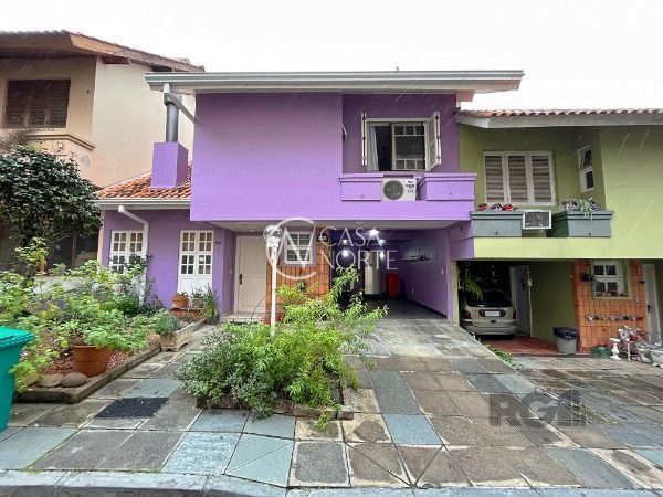 Casa de Condomínio à venda com 3 quartos, 201m², 1 suíte, 2 vagas, Rua Padre João Batista Reus no bairro Tristeza em Porto Alegre