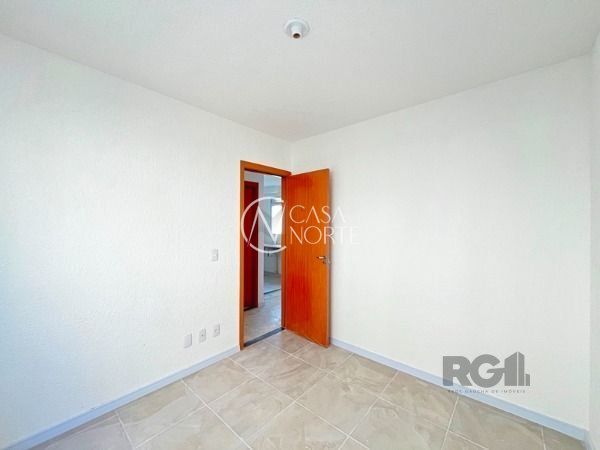 Apartamento à venda com 2 quartos, 40m², 1 vaga, Rua Sete Mil e Oito no bairro Restinga em Porto Alegre