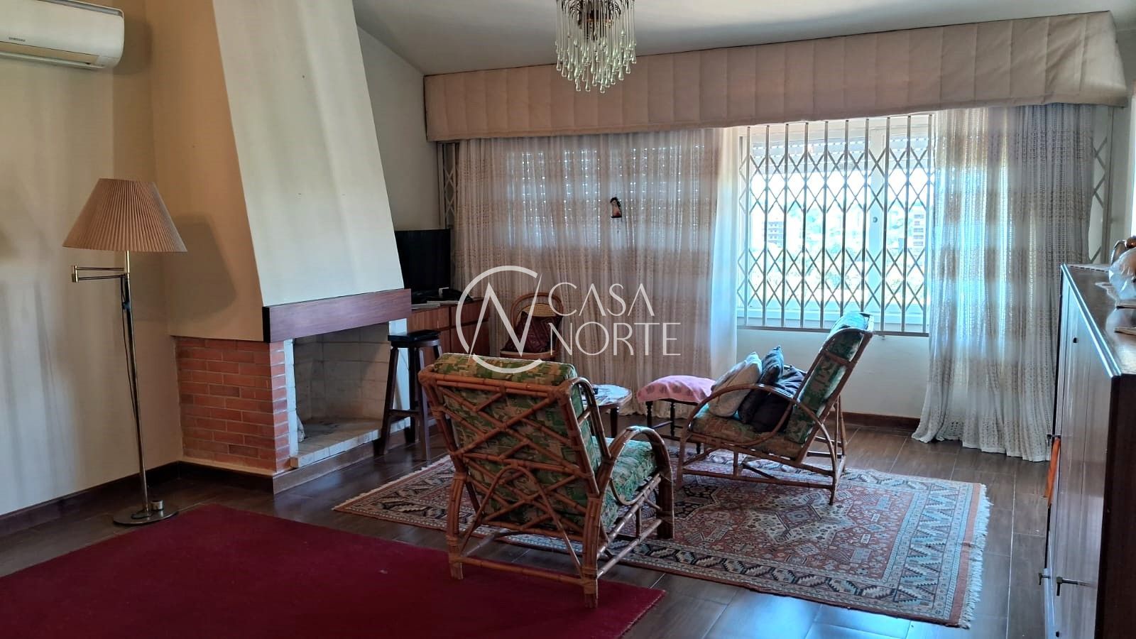 Casa à venda com 3 quartos, 250m², 1 suíte, 2 vagas, Rua Padre João Batista Reus no bairro Vila Conceição em Porto Alegre