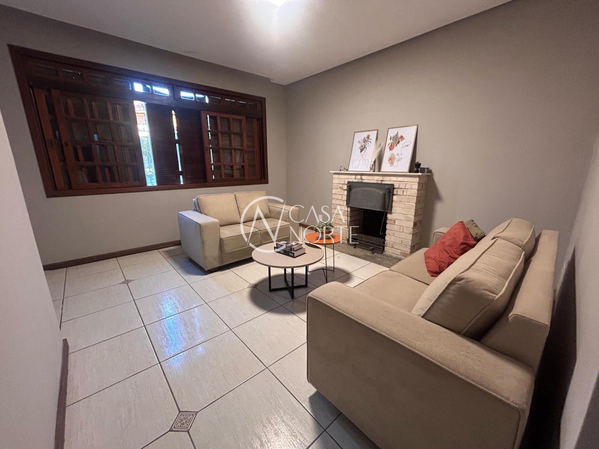 Casa à venda com 3 quartos, 333m², 1 suíte, Rua Capitão Manoel Pozo Bravo no bairro Partenon em Porto Alegre