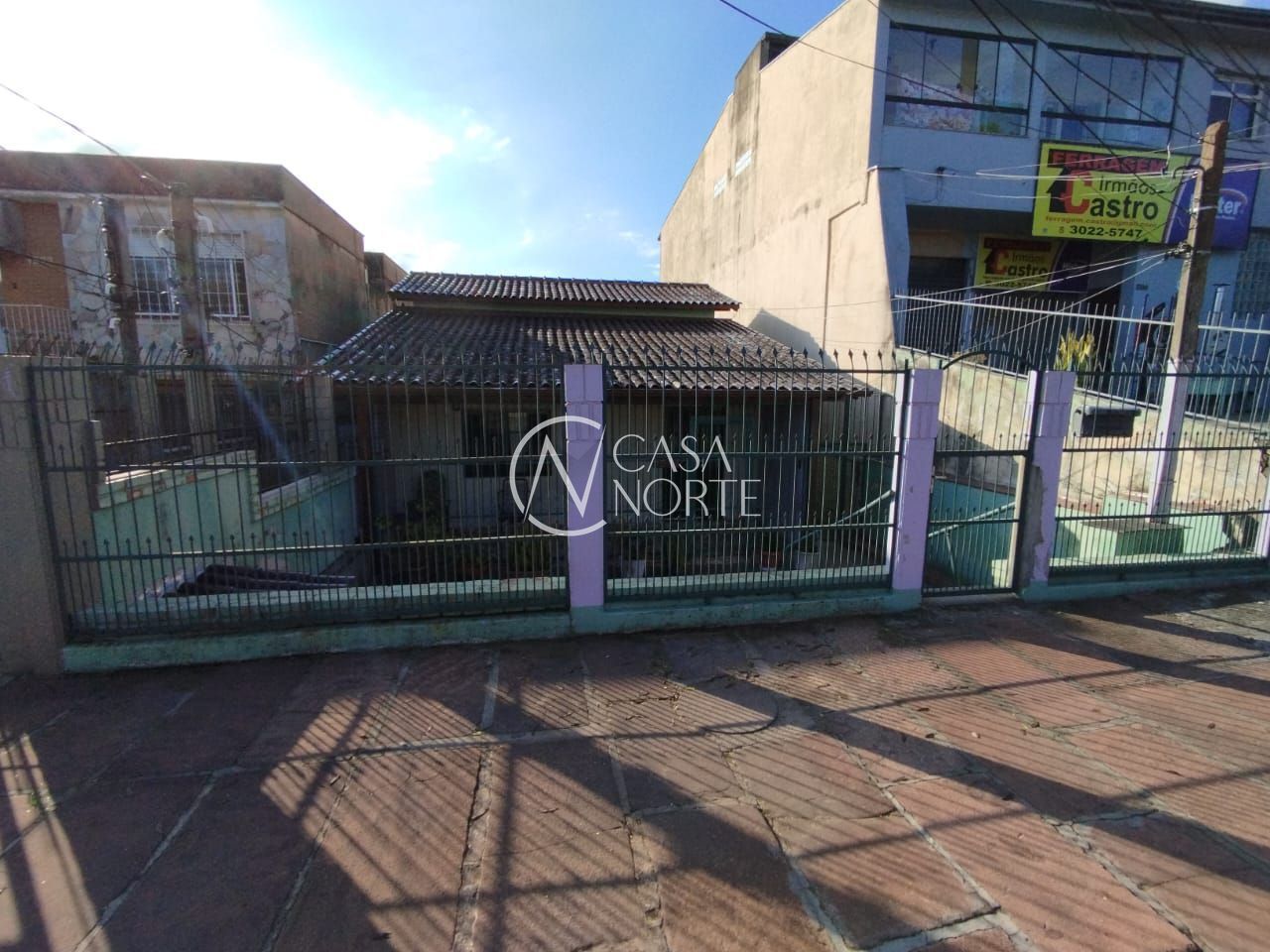 Casa à venda com 2 quartos, 114m², 1 vaga, Rua Doutor Pereira Neto no bairro Tristeza em Porto Alegre