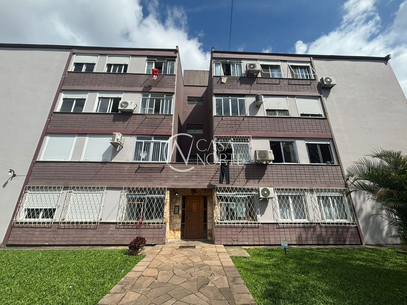 Apartamento à venda com 3 quartos, 8m², 1 vaga, Rua Padre Ângelo Corso no bairro Cavalhada em Porto Alegre