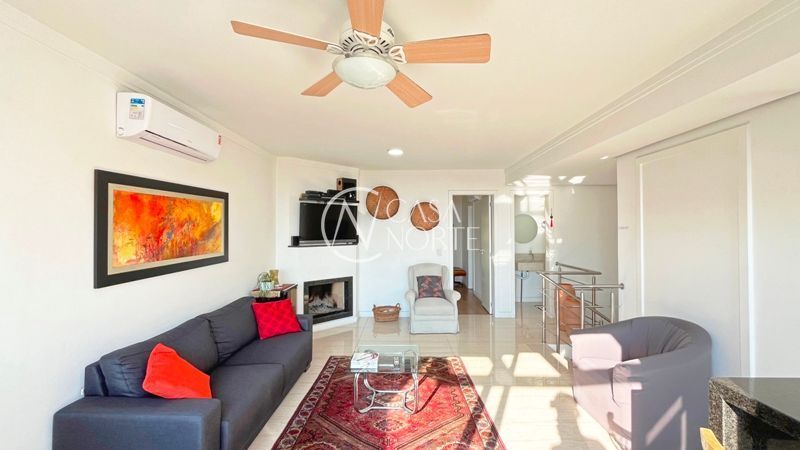 Casa de Condomínio à venda com 4 quartos, 250m², 3 suítes, 3 vagas, Avenida Padre Cacique no bairro Praia de Belas em Porto Alegre